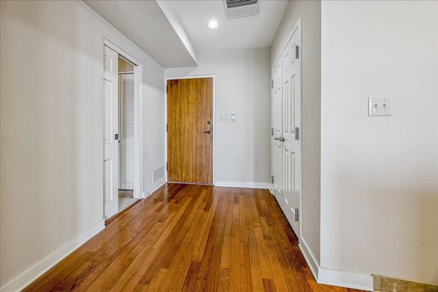 2195 Poplar Ave Apt 303, Memphis, TN 38104