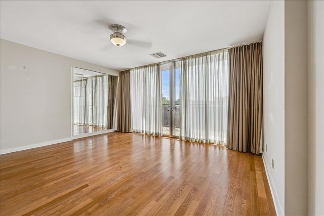 2195 Poplar Ave Apt 303, Memphis, TN 38104