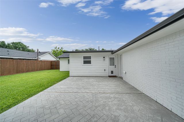 5803 Libbey Lane, Houston, TX 77092
