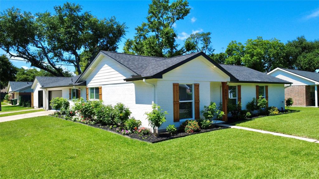 5803 Libbey Lane, Houston, TX 77092