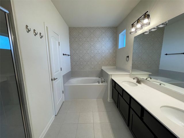 142 Simon, Kyle, TX 78640