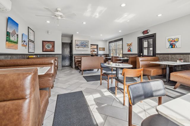 4697 Main Street, Manchester, VT 05255