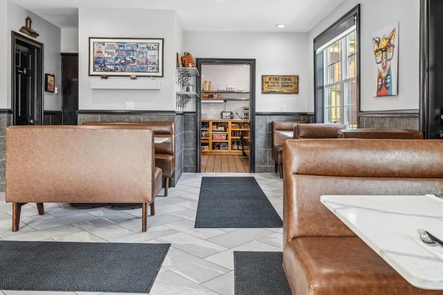 4697 Main Street, Manchester, VT 05255