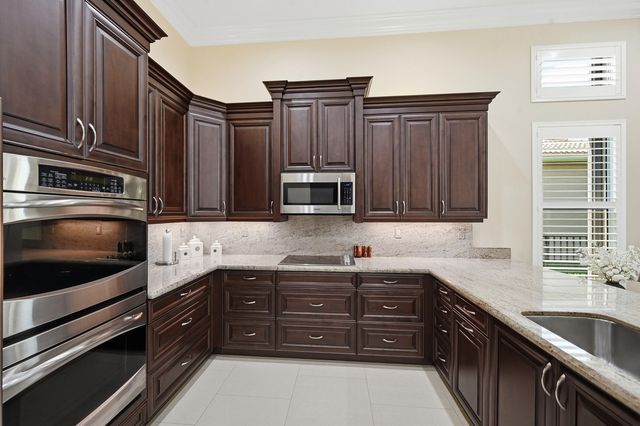 10469 Whitewind Circle, Boynton Beach, FL 33473