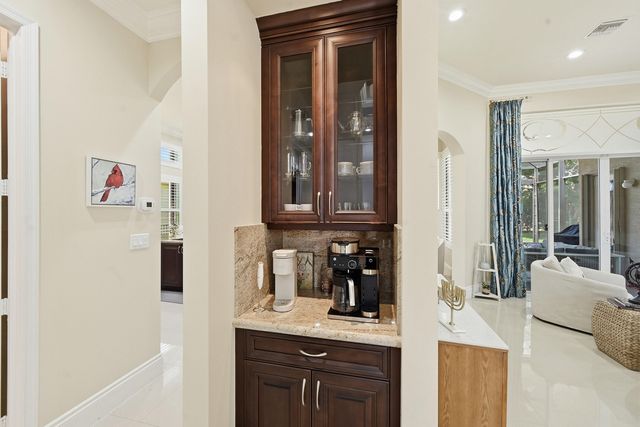 10469 Whitewind Circle, Boynton Beach, FL 33473