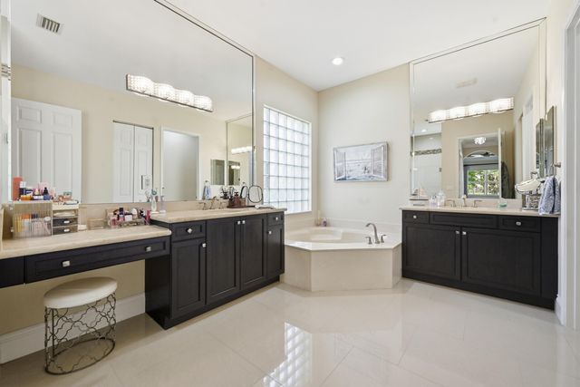 10469 Whitewind Circle, Boynton Beach, FL 33473