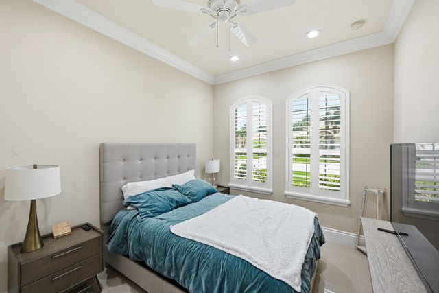 10469 Whitewind Circle, Boynton Beach, FL 33473