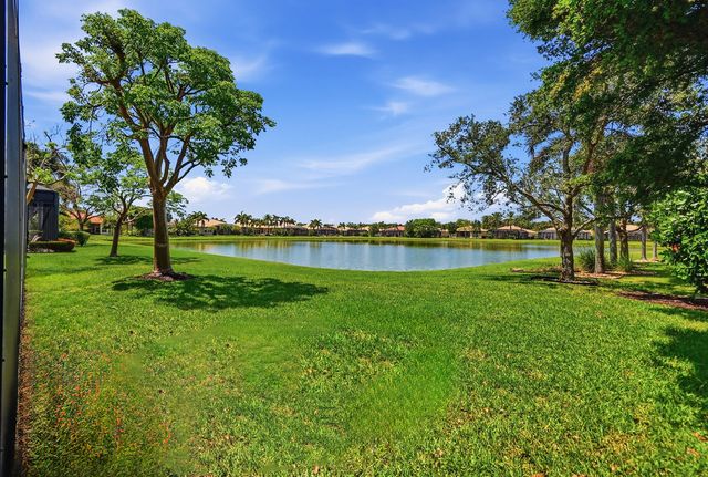 10469 Whitewind Circle, Boynton Beach, FL 33473