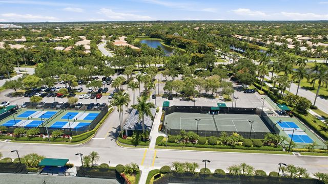 10469 Whitewind Circle, Boynton Beach, FL 33473