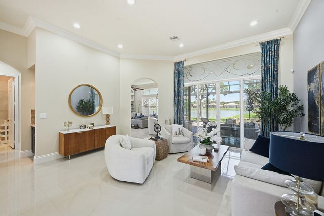 10469 Whitewind Circle, Boynton Beach, FL 33473