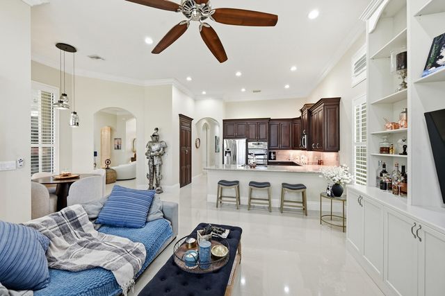10469 Whitewind Circle, Boynton Beach, FL 33473