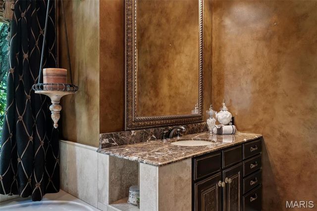17643 Wildridge Drive, Wildwood, MO 63005