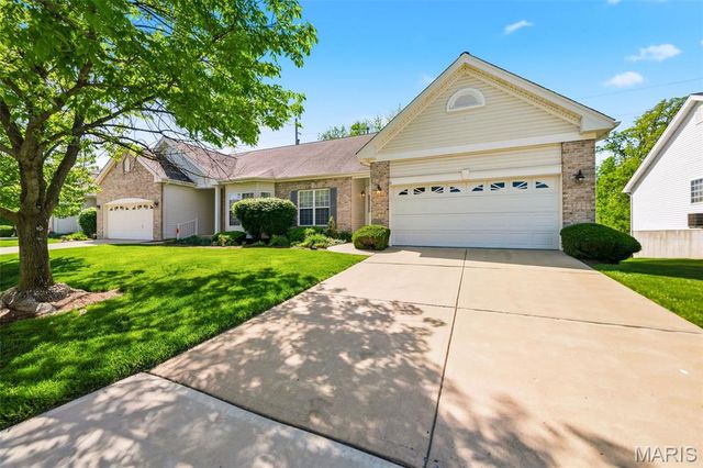 1311 Pine Bluff Drive, St Charles, MO 63304