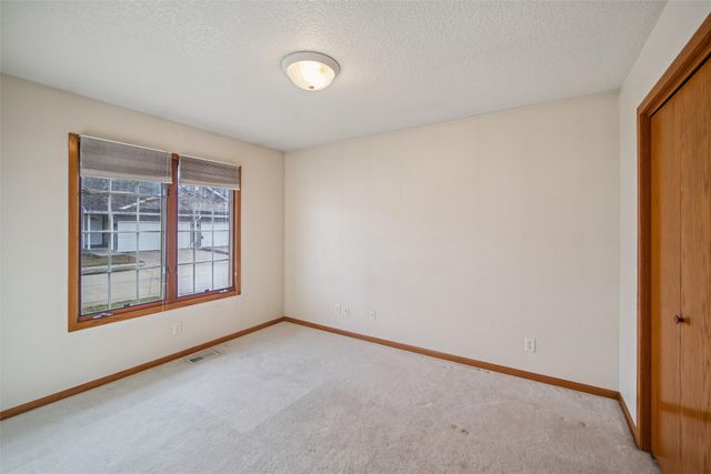 942 Robin Circle, Altoona, IA 50009