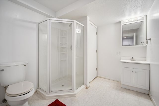 942 Robin Circle, Altoona, IA 50009