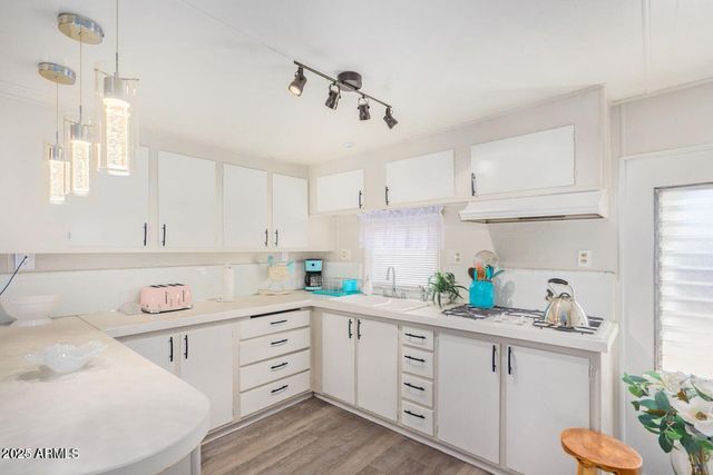 10401 N CAVE CREEK Road 152, Phoenix, AZ 85020