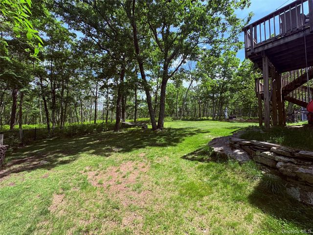 32 Nightingale Trail W, Wurtsboro, NY 12790