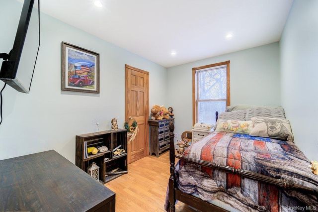 32 Nightingale Trail W, Wurtsboro, NY 12790