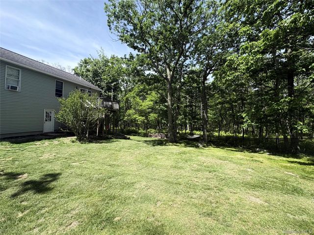 32 Nightingale Trail W, Wurtsboro, NY 12790