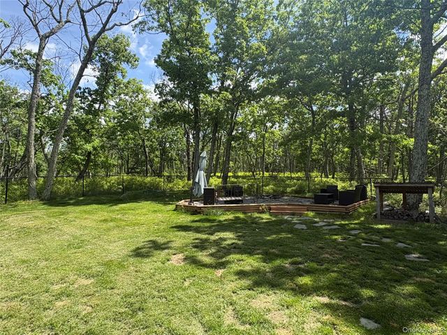32 Nightingale Trail W, Wurtsboro, NY 12790