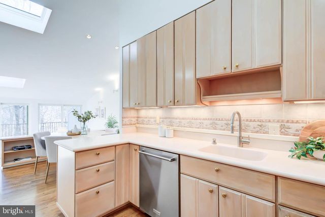 8610 HIDDEN HILL LN, Rockville, MD 20854