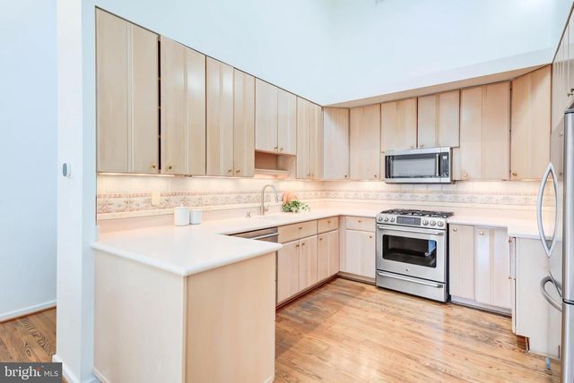 8610 HIDDEN HILL LN, Rockville, MD 20854