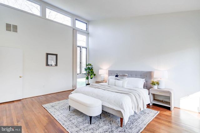 8610 HIDDEN HILL LN, Rockville, MD 20854