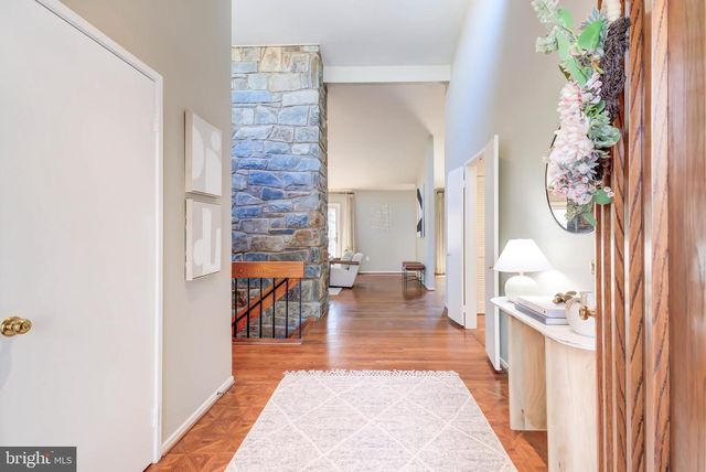 8610 HIDDEN HILL LN, Rockville, MD 20854