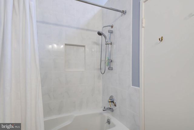 8610 HIDDEN HILL LN, Rockville, MD 20854