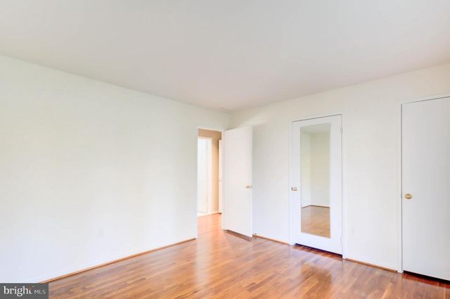 8610 HIDDEN HILL LN, Rockville, MD 20854