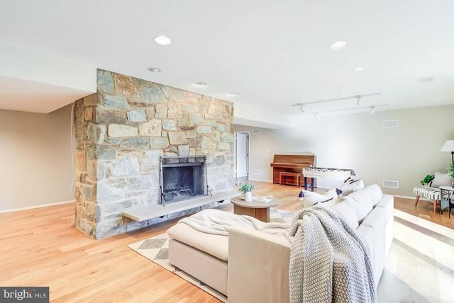 8610 HIDDEN HILL LN, Rockville, MD 20854