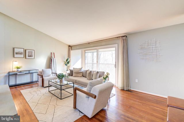 8610 HIDDEN HILL LN, Rockville, MD 20854