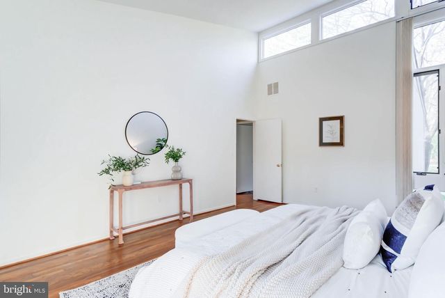 8610 HIDDEN HILL LN, Rockville, MD 20854