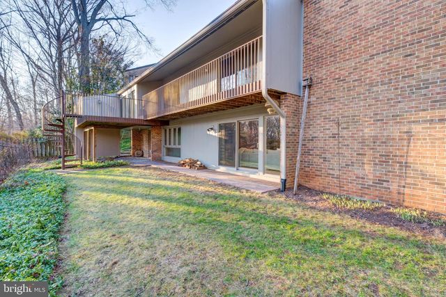 8610 HIDDEN HILL LN, Rockville, MD 20854