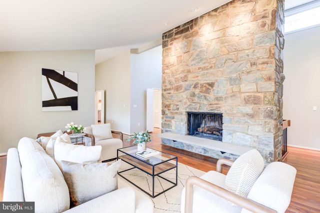 8610 HIDDEN HILL LN, Rockville, MD 20854