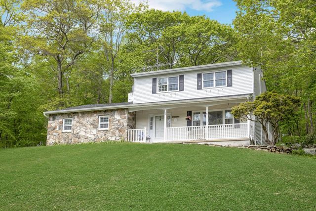 28 Mey Crescent Road, Stormville, NY 12582