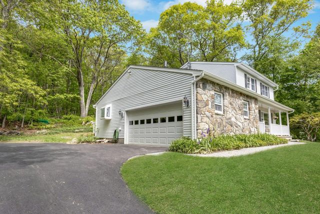 28 Mey Crescent Road, Stormville, NY 12582