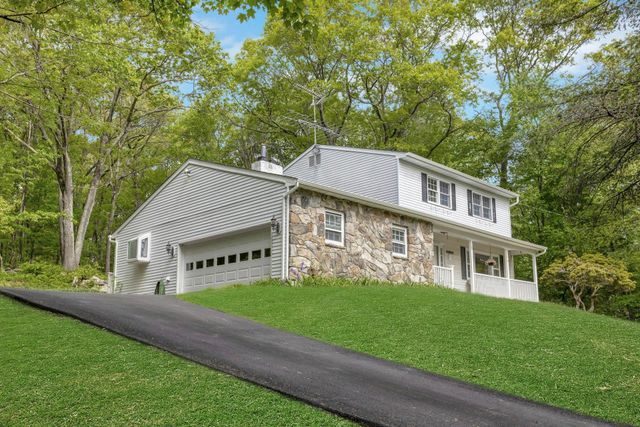 28 Mey Crescent Road, Stormville, NY 12582