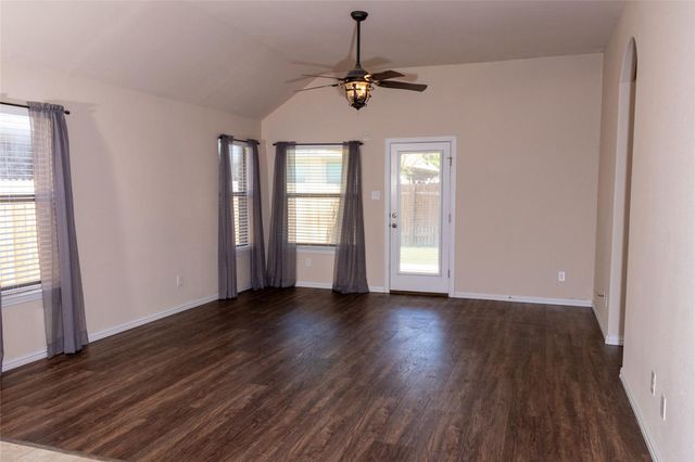 734 Oyster CRK, Buda, TX 78610