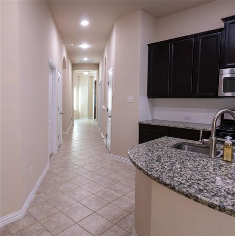 734 Oyster CRK, Buda, TX 78610