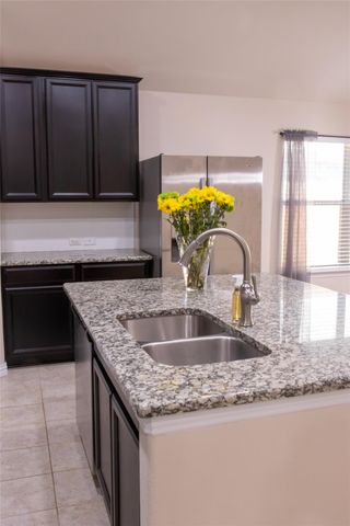 734 Oyster CRK, Buda, TX 78610