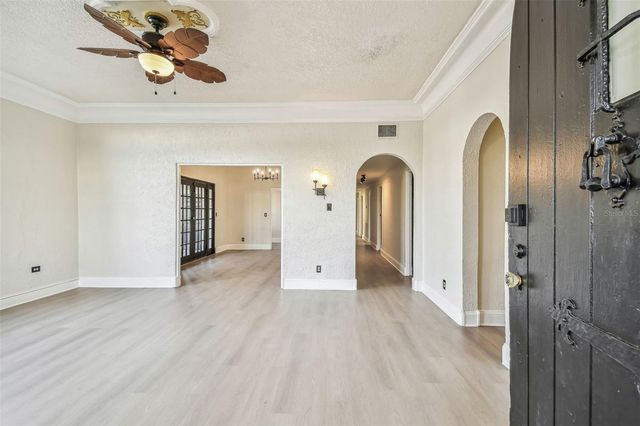 2102 W LA SALLE STREET, Tampa, FL 33607