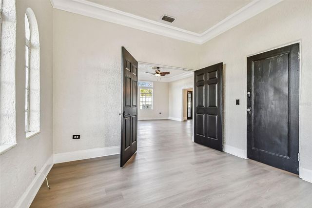 2102 W LA SALLE STREET, Tampa, FL 33607