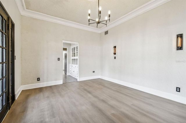 2102 W LA SALLE STREET, Tampa, FL 33607
