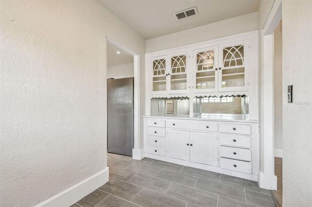2102 W LA SALLE STREET, Tampa, FL 33607
