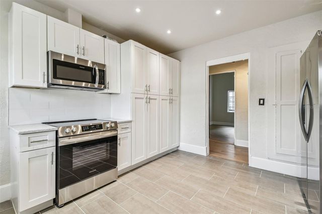 2102 W LA SALLE STREET, Tampa, FL 33607