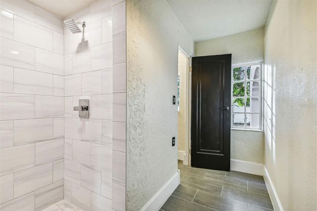 2102 W LA SALLE STREET, Tampa, FL 33607