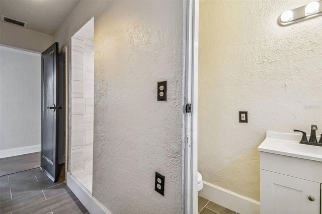 2102 W LA SALLE STREET, Tampa, FL 33607