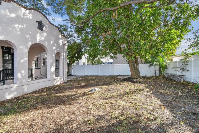 2102 W LA SALLE STREET, Tampa, FL 33607