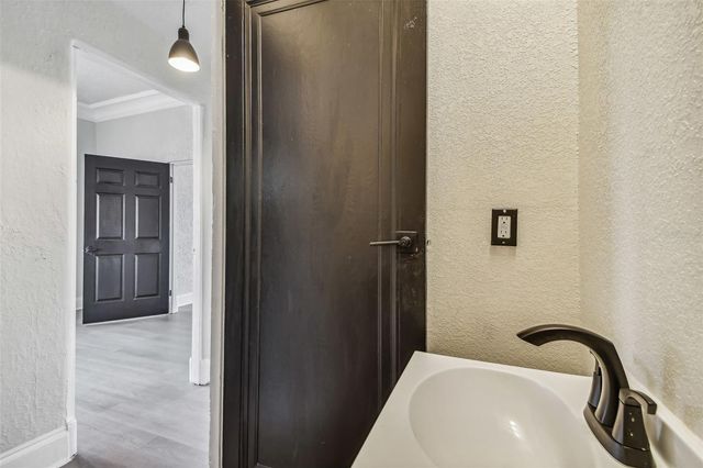 2102 W LA SALLE STREET, Tampa, FL 33607